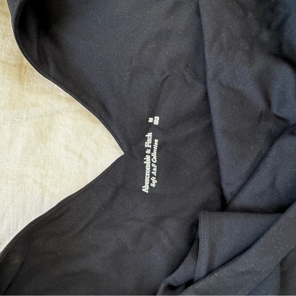 A&F Double Layered Scuba vneck body suit Black M - Picture 3 of 3